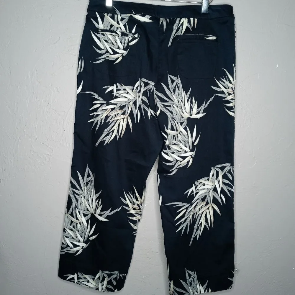 Banana Bay Resort Wear Blue Leaf Crop Trousers
